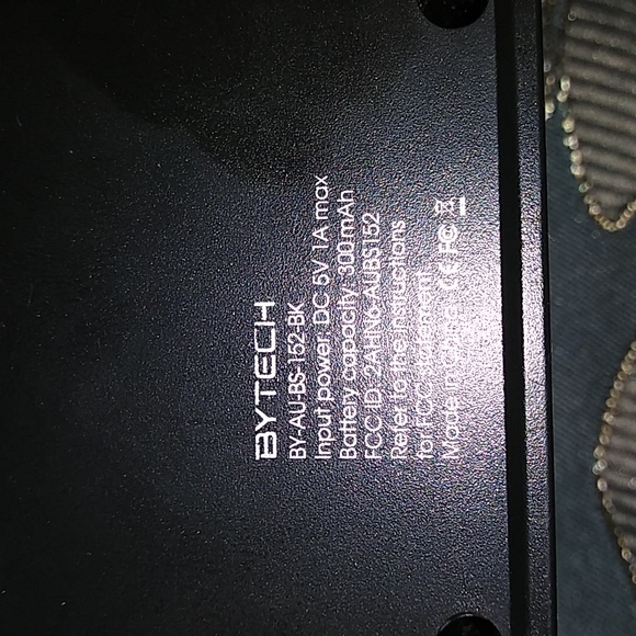 Bytech Wireless use Bluetooth or memory card speakers - Picture 2 of 3